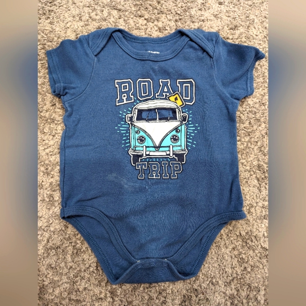 6/$22. Road Trip baby onesie. EUC.